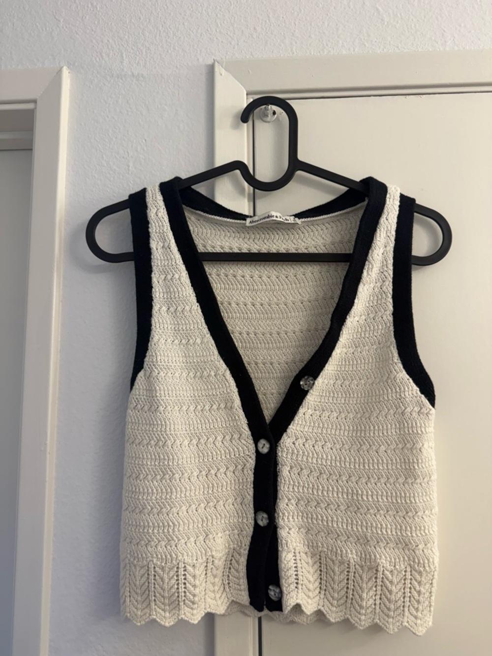 Abercrombie & Fitch Cream Knit Vest with Black Trim